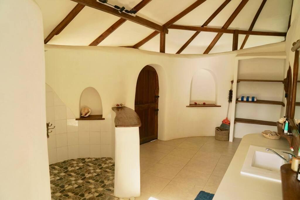 Beach-Front Sumbawa Surf House Lemonga Екстериор снимка