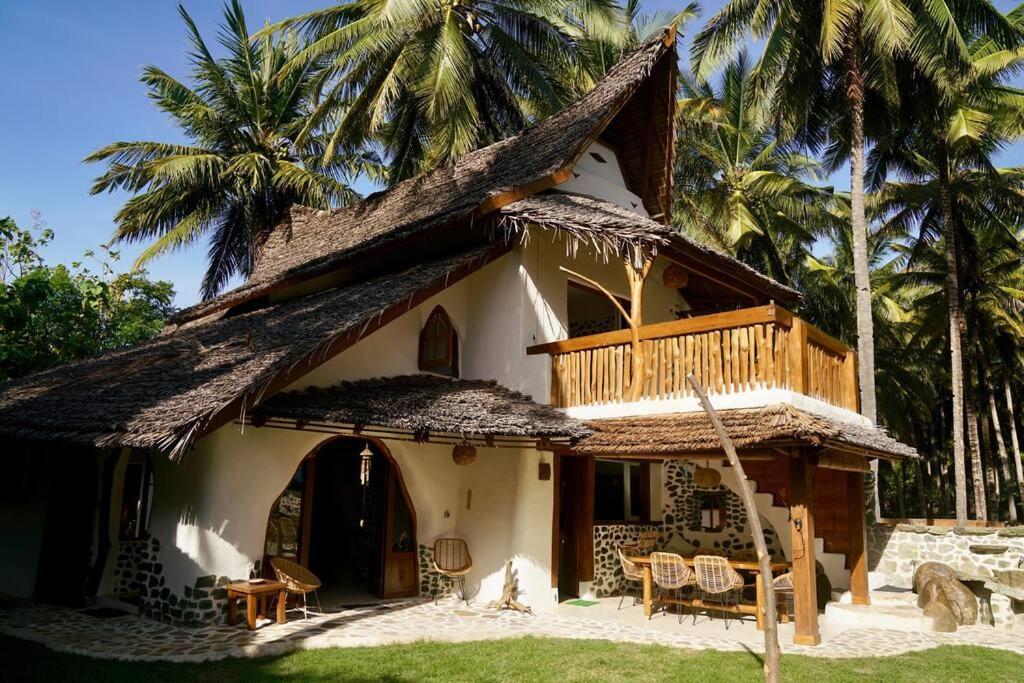 Beach-Front Sumbawa Surf House Lemonga Екстериор снимка