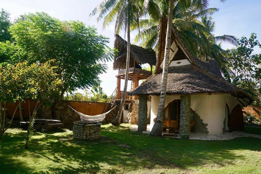 Beach-Front Sumbawa Surf House Lemonga Екстериор снимка