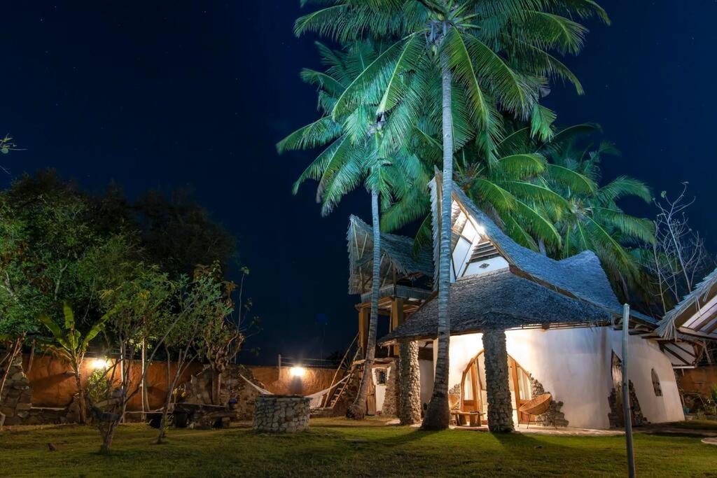 Beach-Front Sumbawa Surf House Lemonga Екстериор снимка