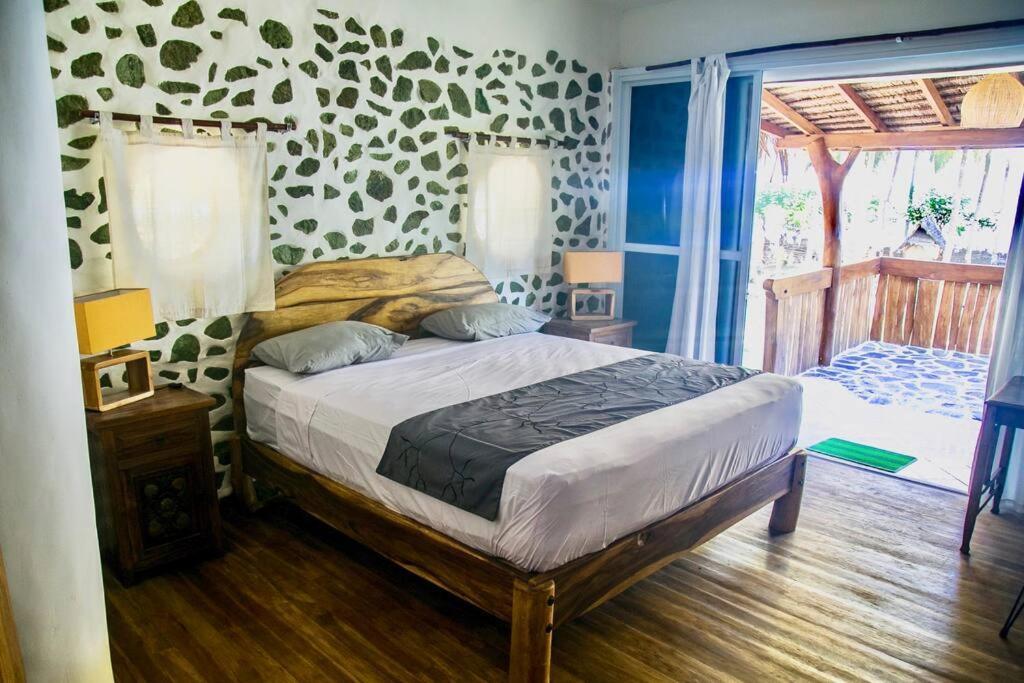 Beach-Front Sumbawa Surf House Lemonga Екстериор снимка