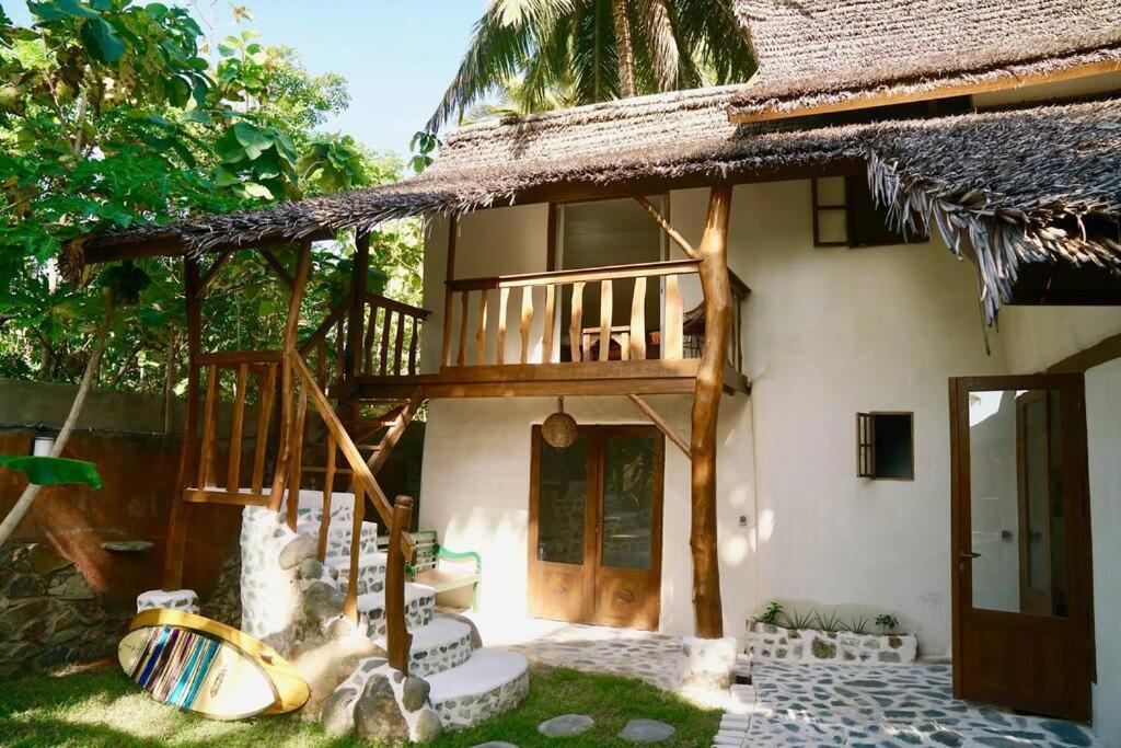 Beach-Front Sumbawa Surf House Lemonga Екстериор снимка